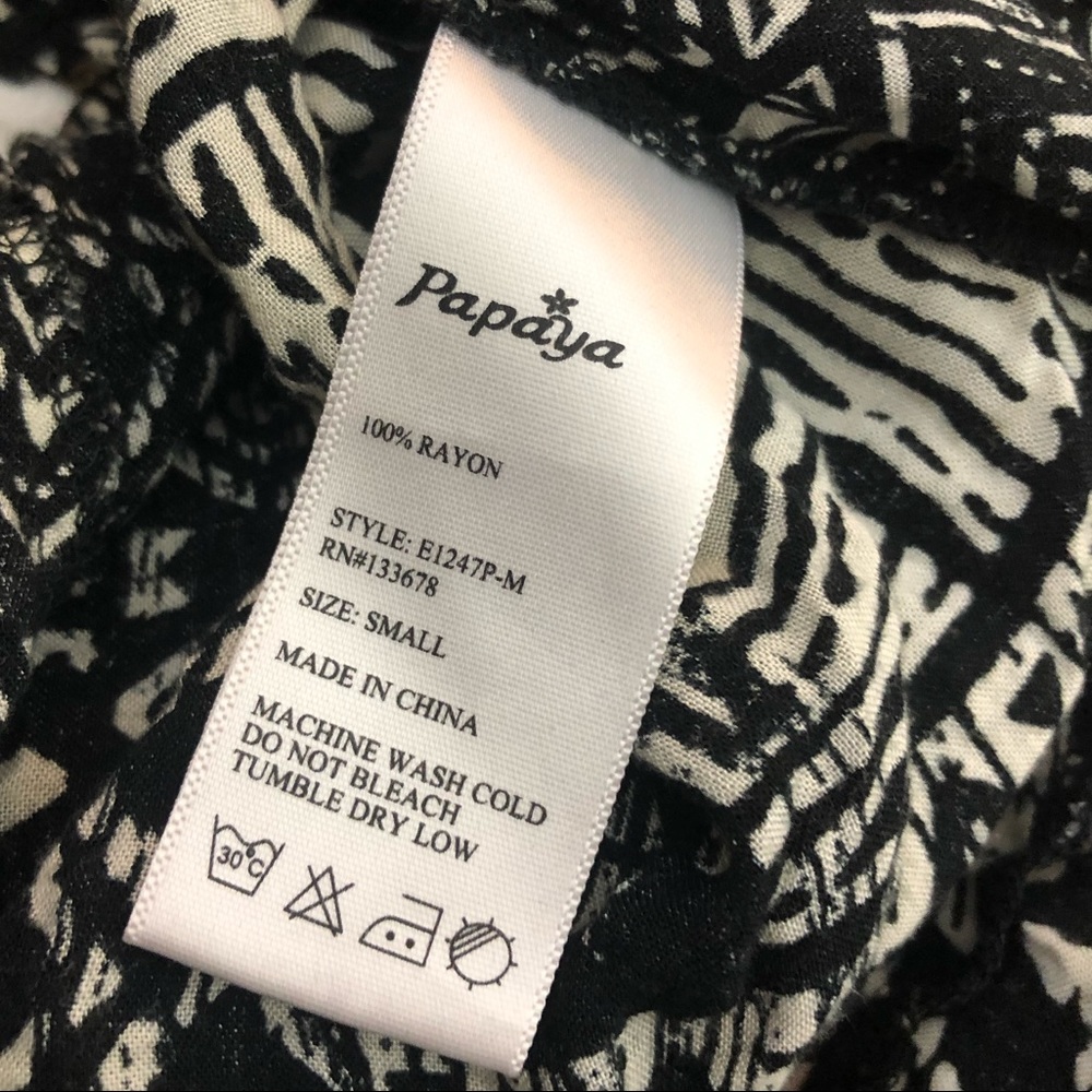 ✨Papaya Black & White Shorts✨ - Picture 5 of 5